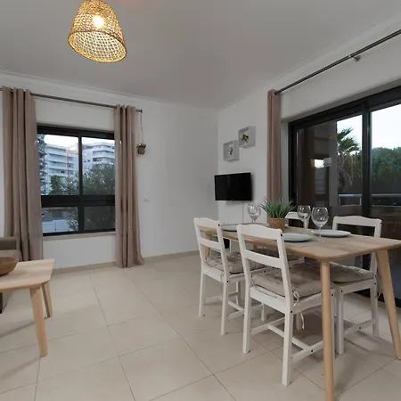 Sol & Areias Da Rocha