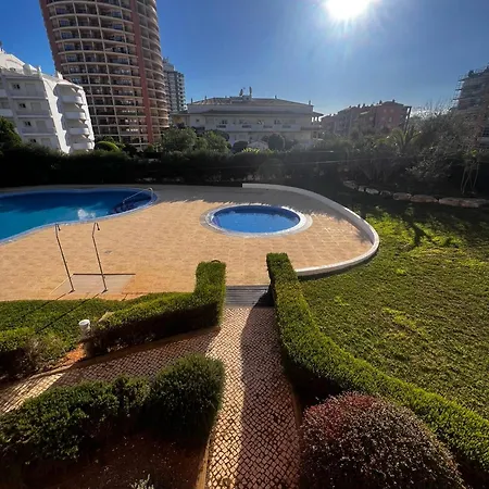 Sol & Areias Da Rocha